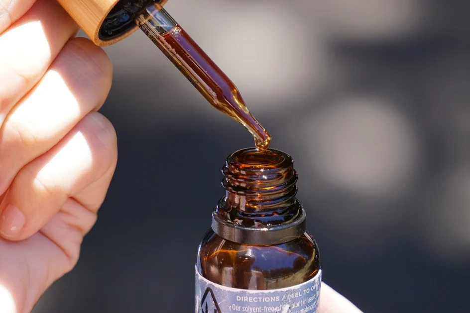 Know Your Cannabis: Full Spectrum vs Distillate